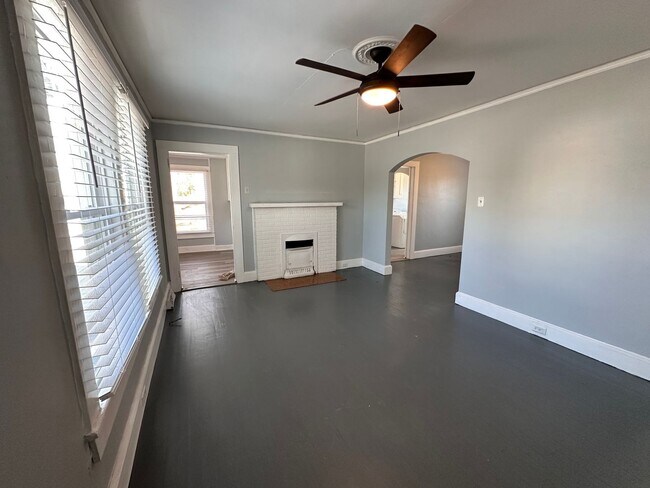 Building Photo - Exclusively Offered by Muse Realty Rentals...