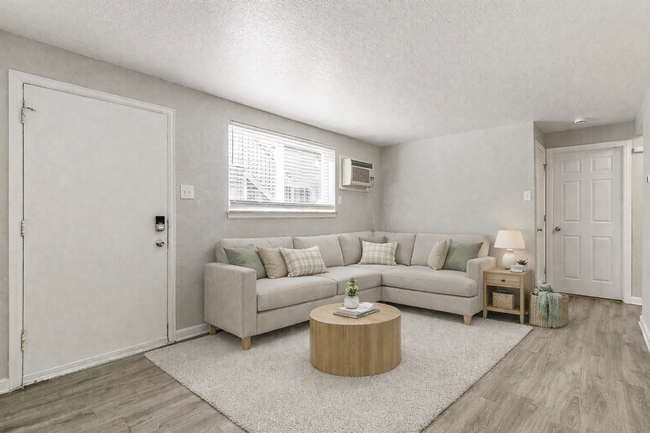 Building Photo - 8111 W 10th Ave