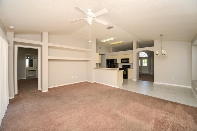Foto del edificio - 30801 Tremont Dr