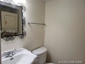 Building Photo - 1 br, 1.5 bath  - Wood Hue