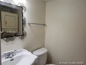 Foto del edificio - 1 br, 1.5 bath  - Wood Hue