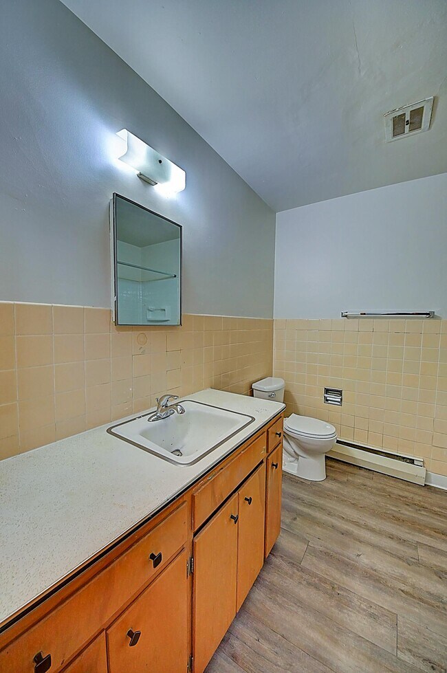 Building Photo - 141 Southview Dr