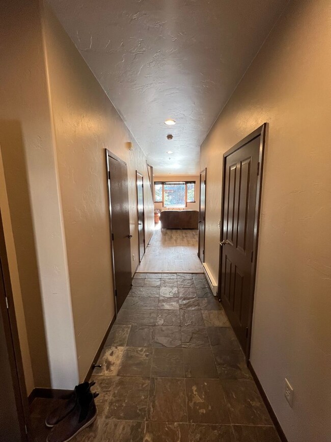 Building Photo - 3 Bed 2.5 Bath Steps from Town Center