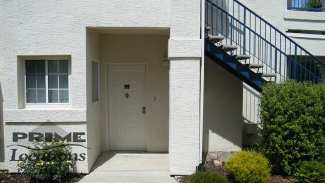 Building Photo - 2811 Beachcomber Dr E
