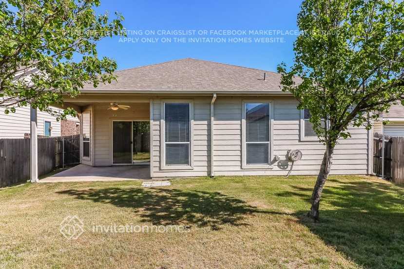 Building Photo - 1021 Fort Apache Dr