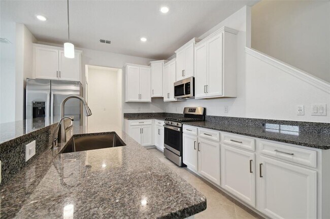 Building Photo - 8221 Cor Pne Wy