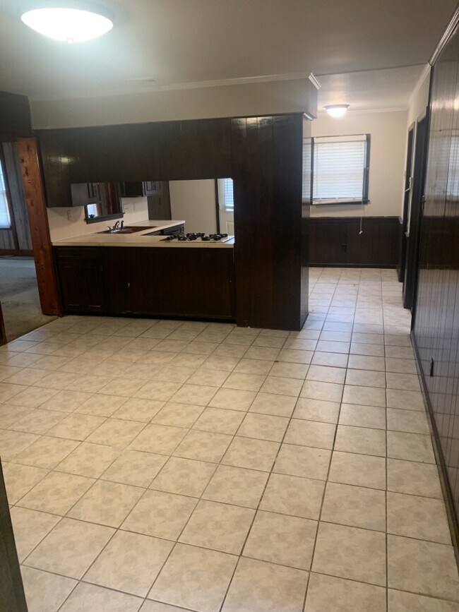Foto del edificio - 431 Spring Valley Rd