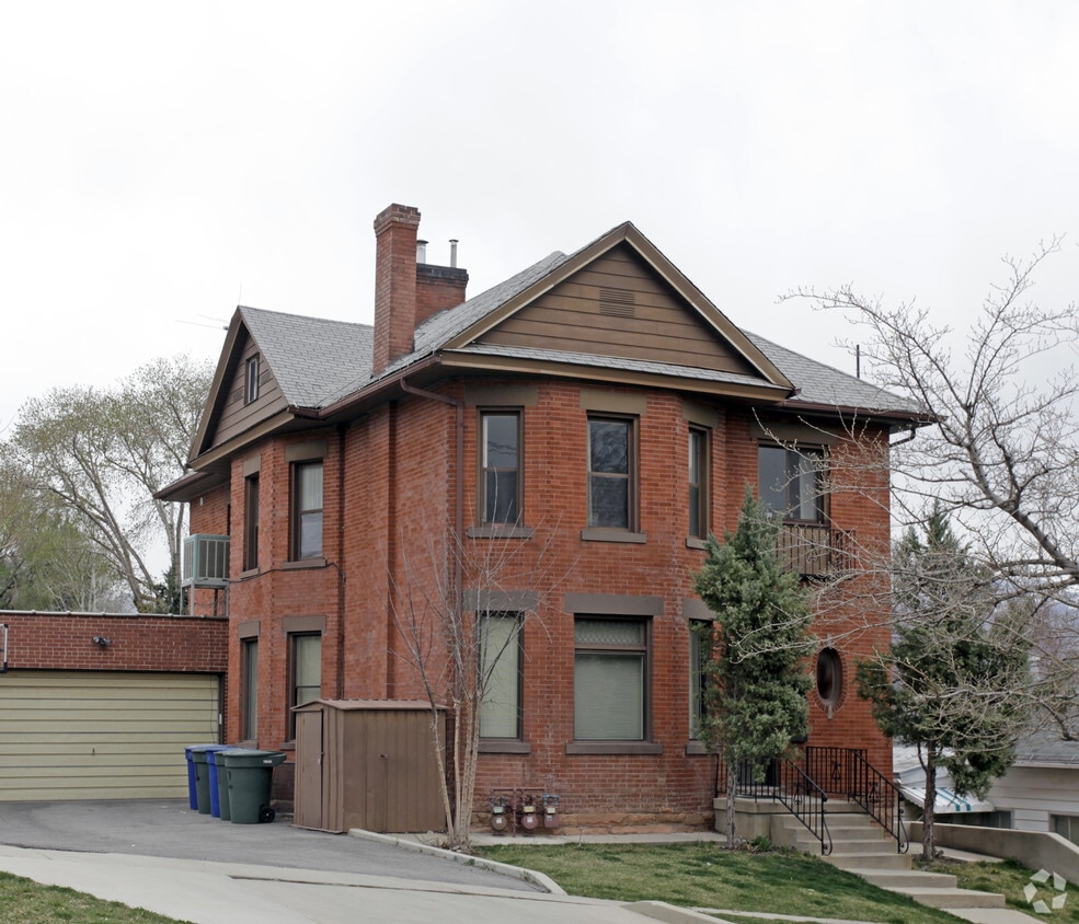 Building Photo - 232 G St
