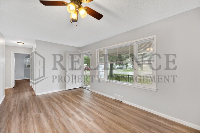 Building Photo - 2322 S Vine St