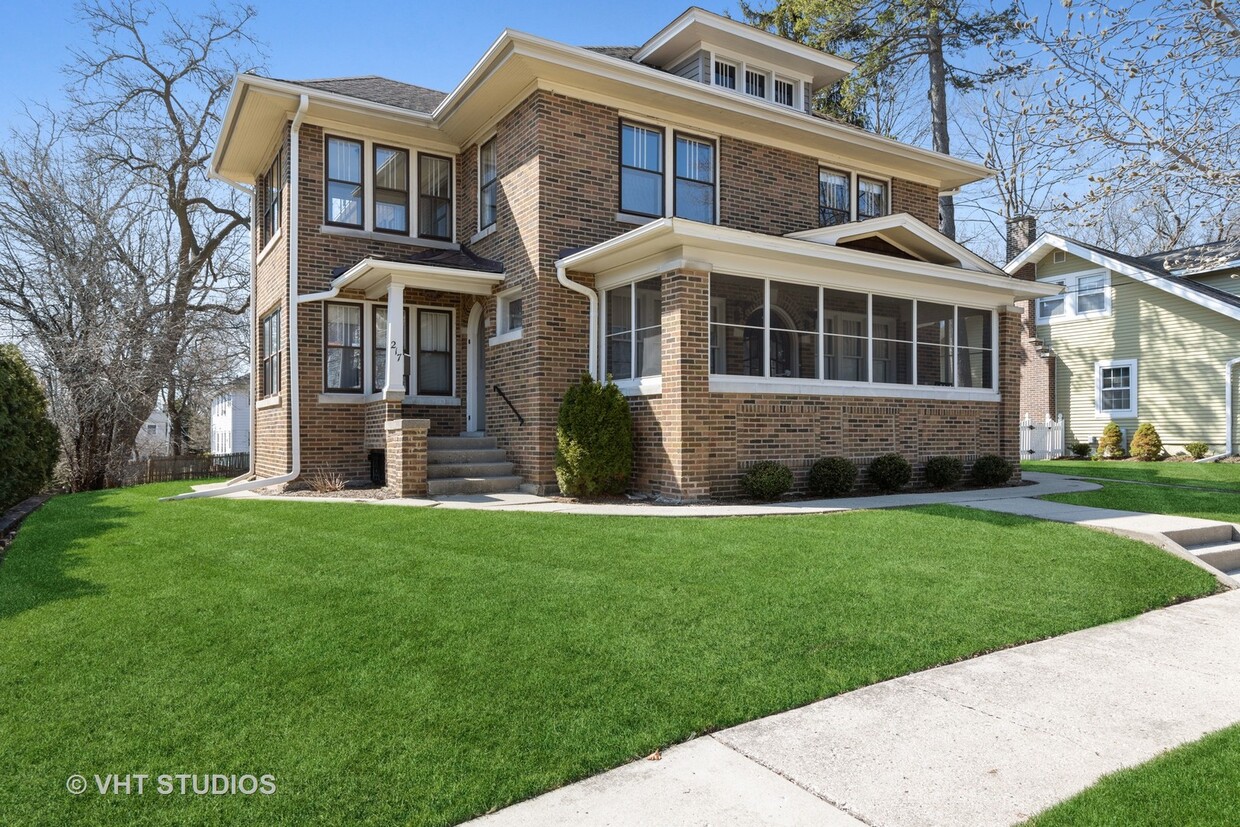 Foto principal - 217 W Wilson St