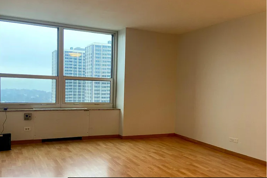 Foto principal - 1 bedroom in Chicago IL 60613