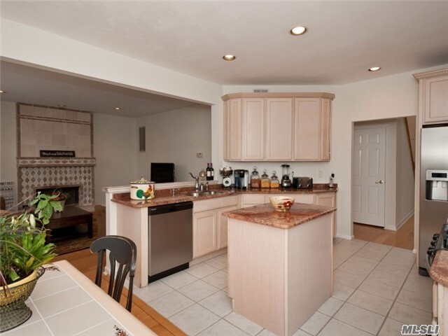 Building Photo - 136 Cranberry Ct