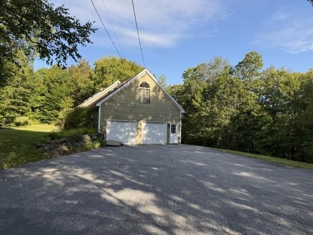 Foto del edificio - 153 Youngs Hill Rd