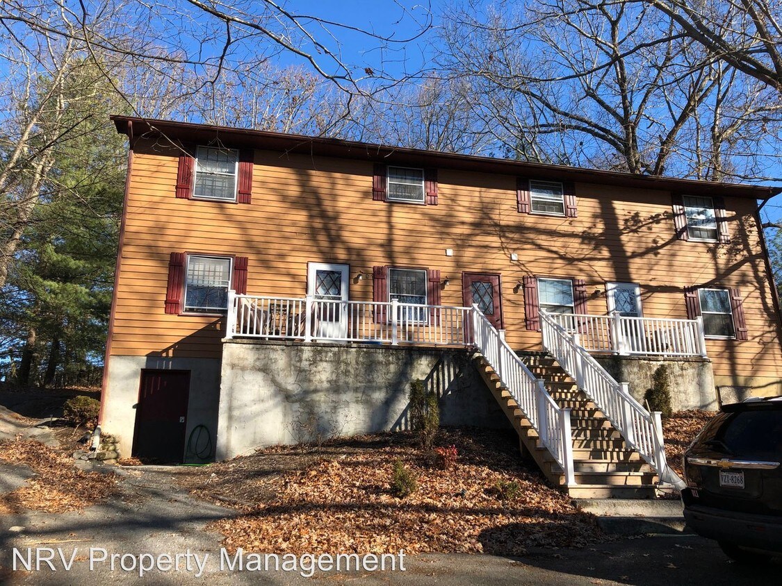 Primary Photo - 1392 Roanoke St