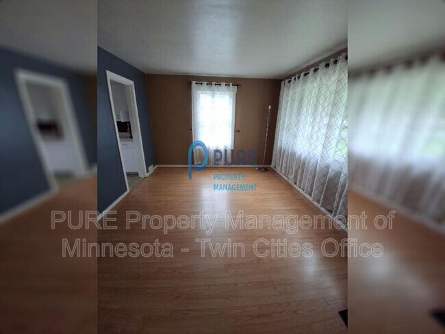 Building Photo - 361 3rd St S