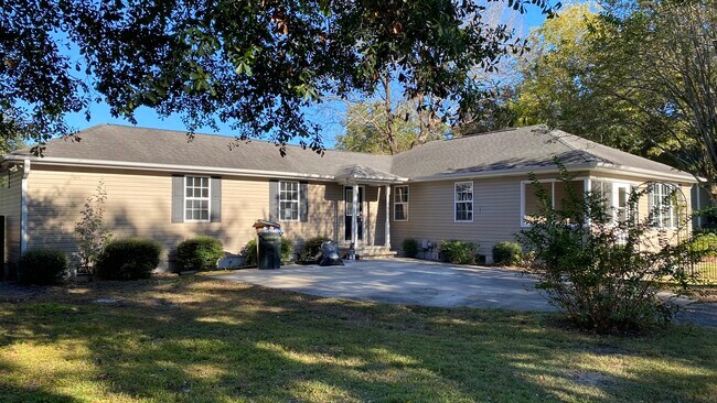 Building Photo - 1006 Burroughs St