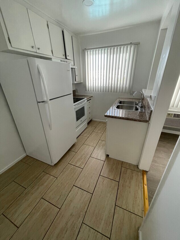 1600 N Bronson Ave Unit 18, Los Angeles, CA 90028 Apartments in Los