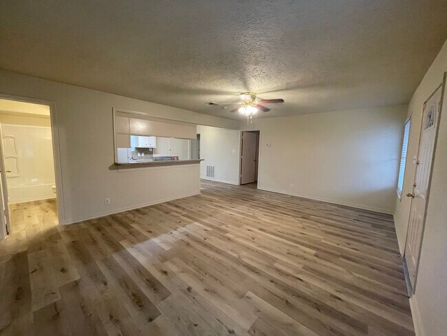 Foto del edificio - 14745 Liberty St