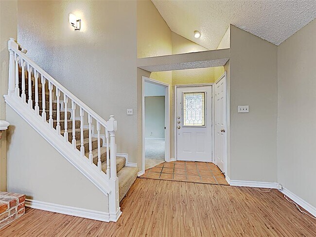 Building Photo - 10844 Gable Dr