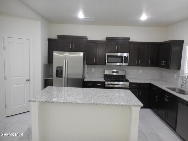 Building Photo - 12800 Giovanni Grajeda Ave