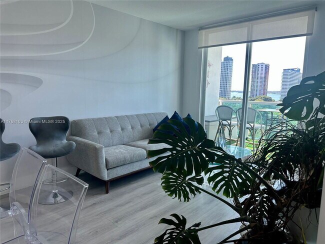 Foto del edificio - 1723 SW 2nd Ave