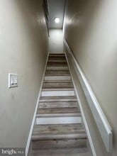 Building Photo - 1682B Thornwood Dr