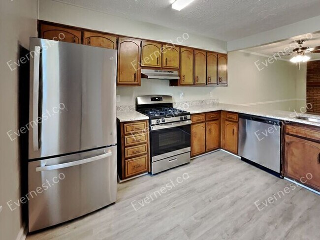 Foto del edificio - 102 Palisades Pointe