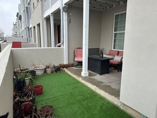 Building Photo - 5318 W S Jordan Pkwy