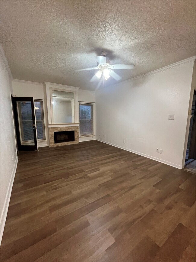 Foto del edificio - 10047 Westpark Dr