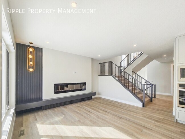 Photo du bâtiment - BRAND NEW 4 BEDS, 3.5 BATHS SINGLE FAMILY HOUSE | RAVINE-BACKING PRIVACY