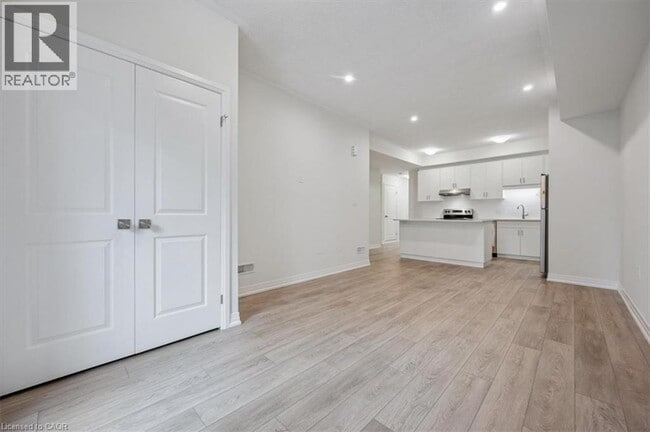 Building Photo - 21 REVERIE Wy