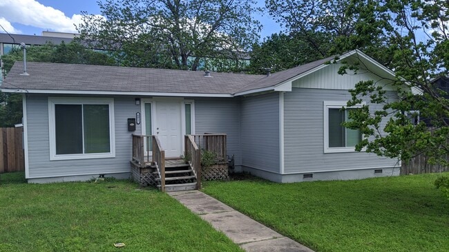 Building Photo - 6017 Sheridan Ave