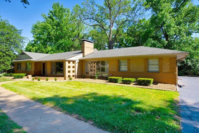 Foto del edificio - 16 Spoede Hills Dr