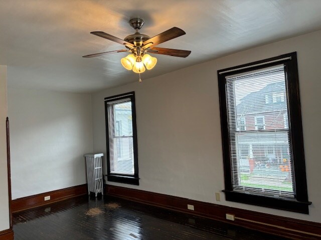Sala de estar - 112 1st St