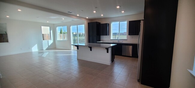 Building Photo - Move-in Special! Rocklin Meritage Durango ...