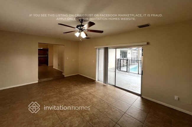 Building Photo - 832 SE Thornhill Dr