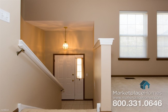 Foto del edificio - 383 Holiday Ln