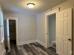 Building Photo - 475 Crouse St