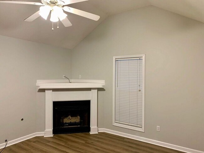Foto del edificio - 18 Long Meadow Dr