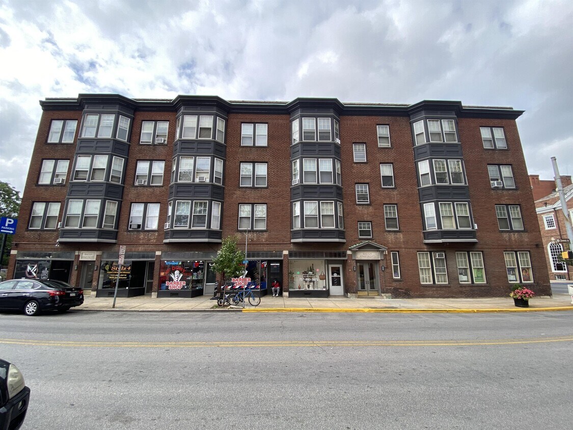 12 S Queen St Unit 12 S Queen Commercial, York, PA 17403 Room for Rent in York, PA