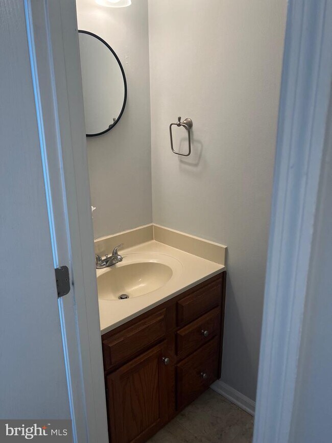 Foto del edificio - 9623 Glendower Ct