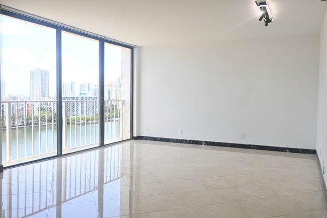 Foto del edificio - 290 174th St