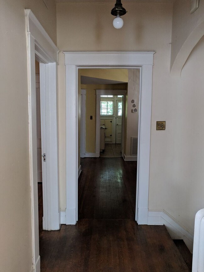 Foto del edificio - 118 S Colonial Ave