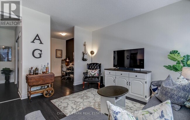 Building Photo - 80 Marine Parade Dr