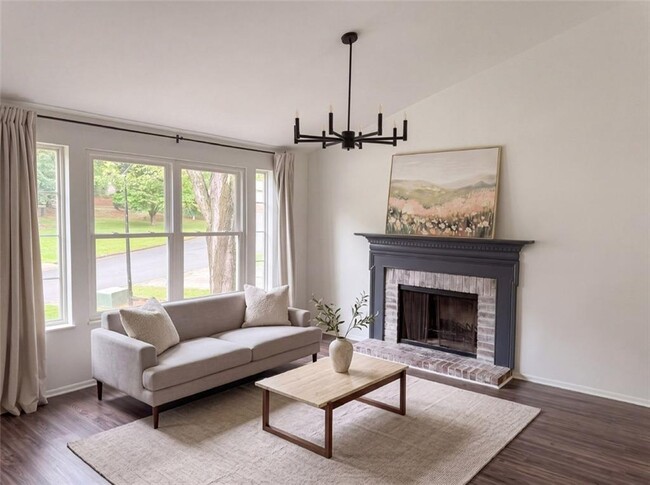 Building Photo - 10460 Willow View Cir