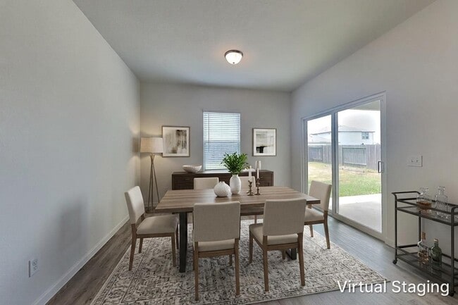 Foto del edificio - 1044 Banyon Tree Ln