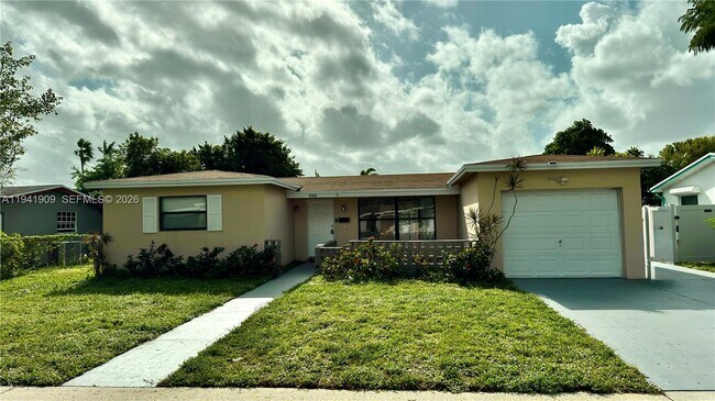 Foto del edificio - 6586 NW 4th St