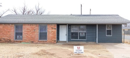 Building Photo - 1802 E 2nd St