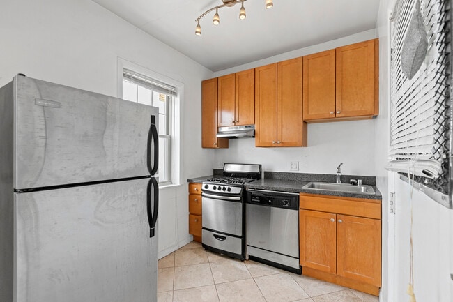 Foto del edificio - 4505 N Greenview Ave