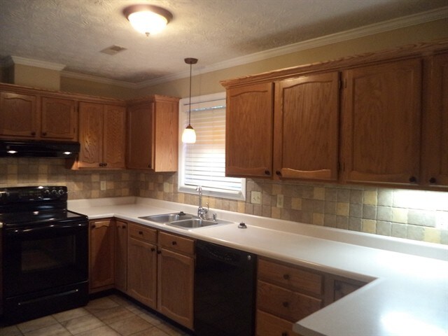 Building Photo - 12765 Daisywood Drive